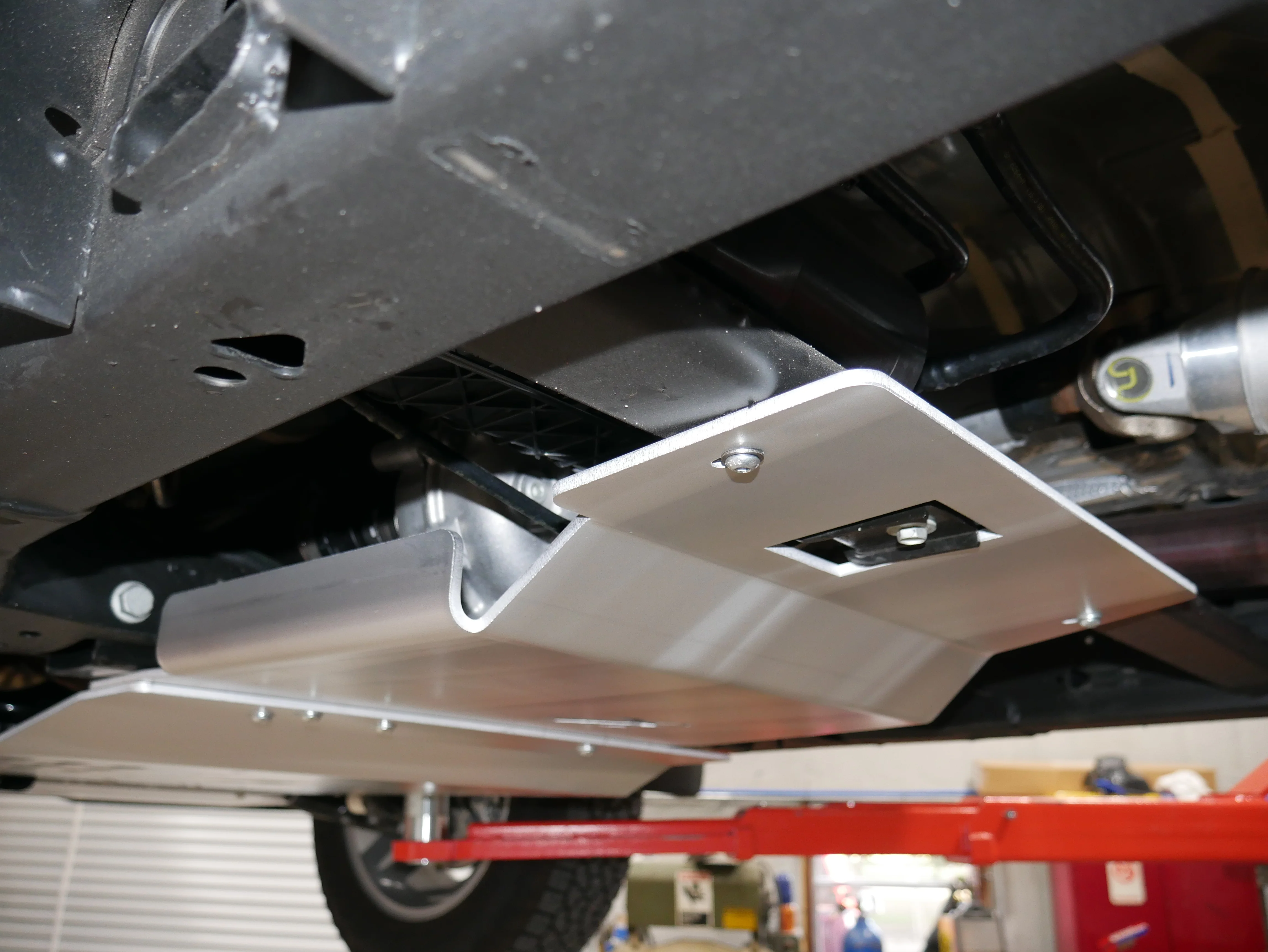 Chevy/GMC 1500 | 2019-2026 | Transfer Case Skid Plate - Image 3