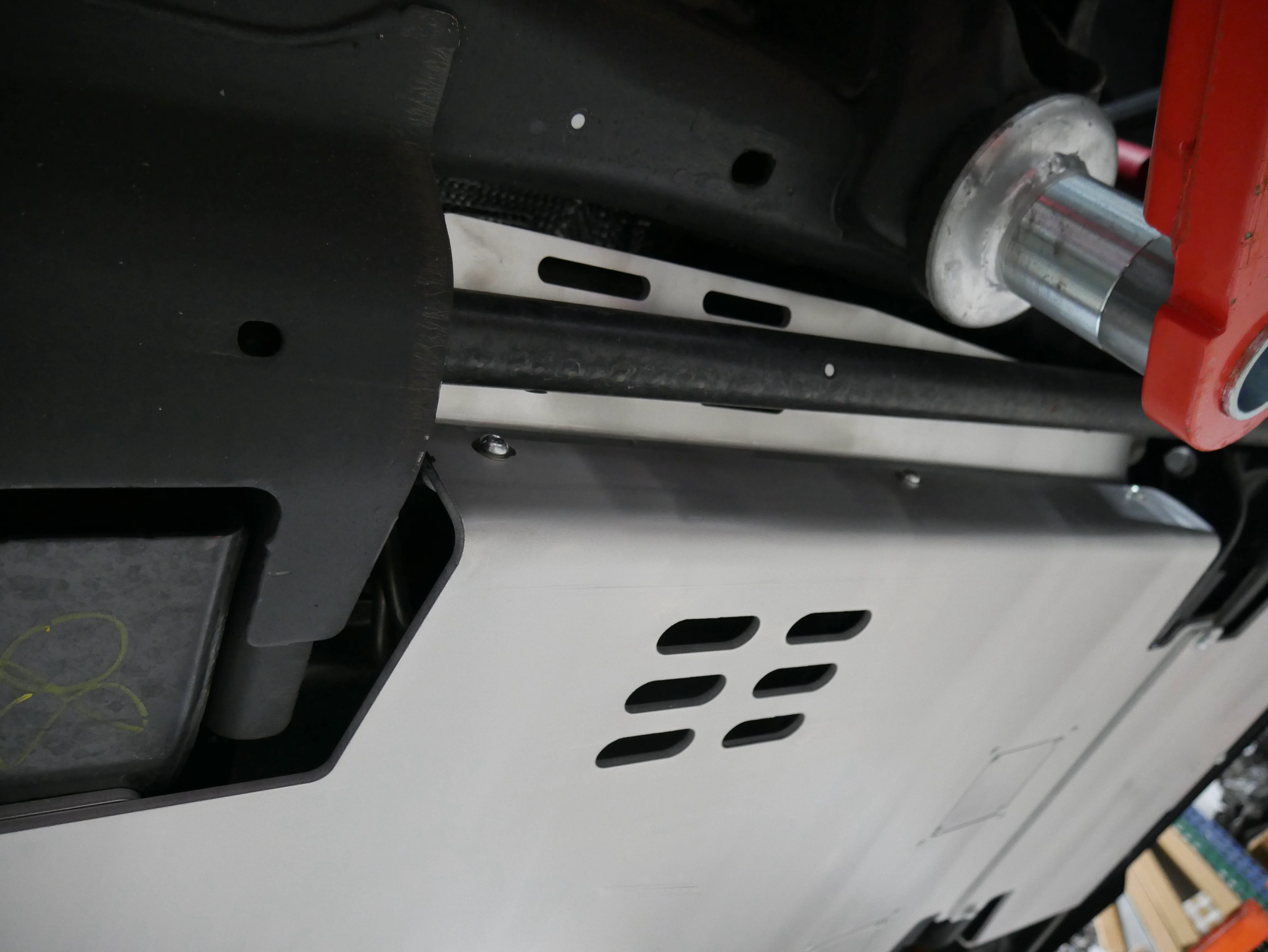 Chevy/GMC 2500 | 2020-2025 | Transmission Skid Plate - Image 4